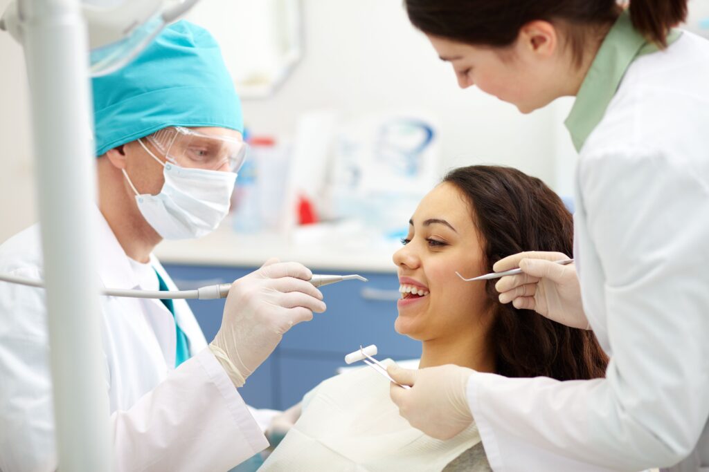 Trucos para elegir una buena clínica dental y un buen odontólogo